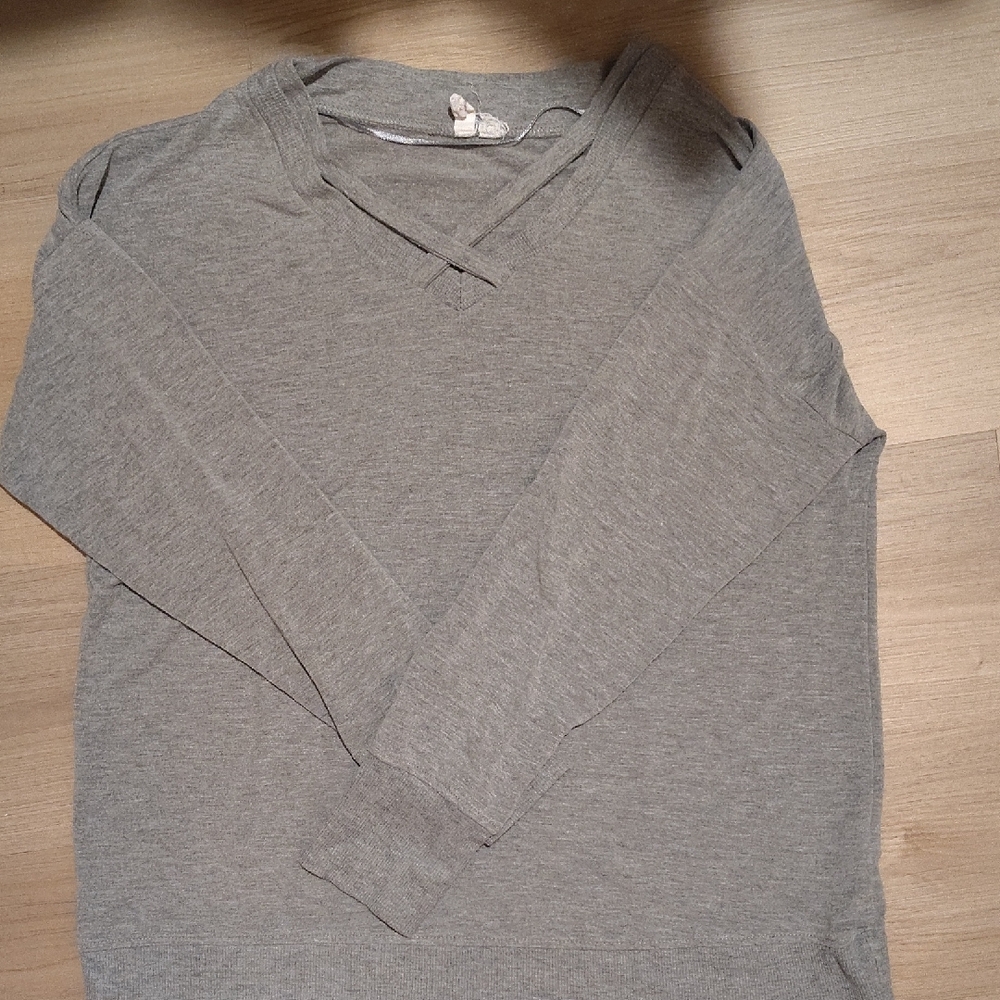 Gray Crisscross V-Neck Long Sleeve Top